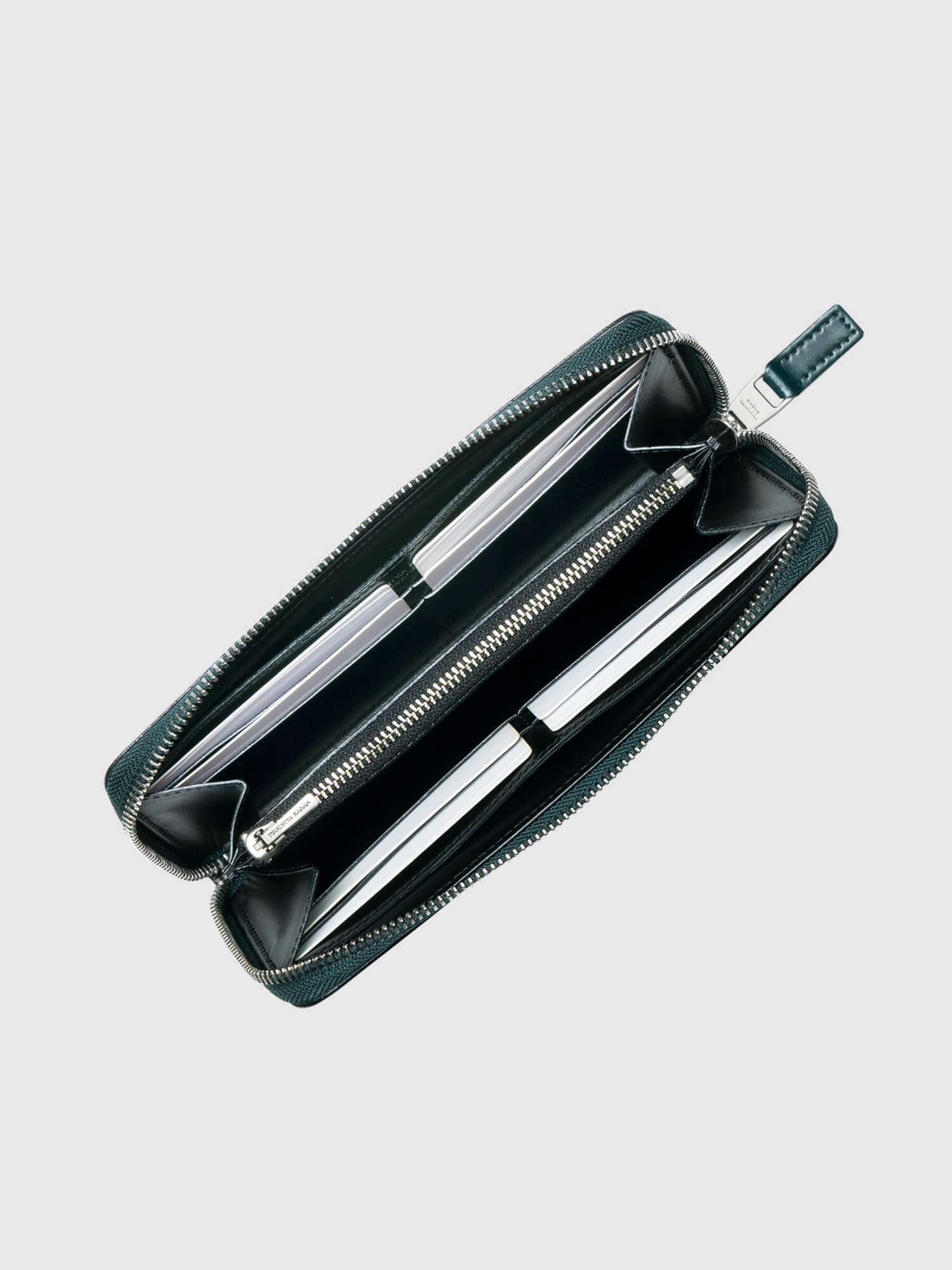 土屋鞄製造所 - 中文官網 - Cordovan 馬臀皮拉鍊長夾 002