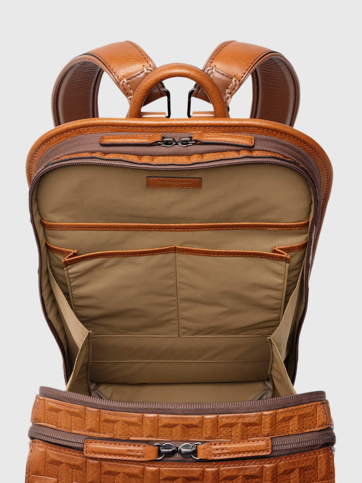 土屋鞄製造所 - 中文官網 - TSUCHIYA 後背包 壓紋款