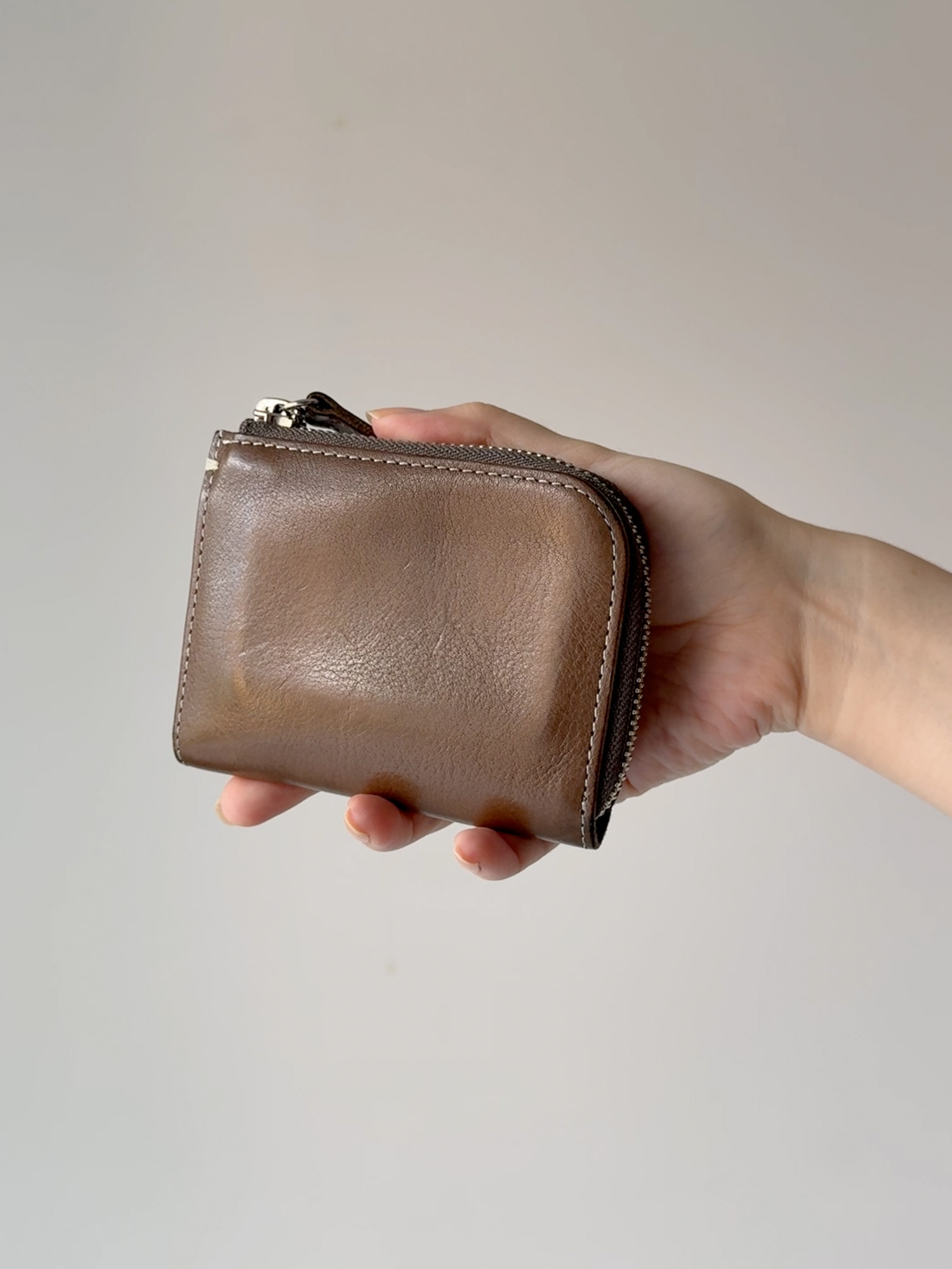 土屋鞄製造所 - 中文官網 - L型拉鍊短夾(Vachetta Milled Leather)