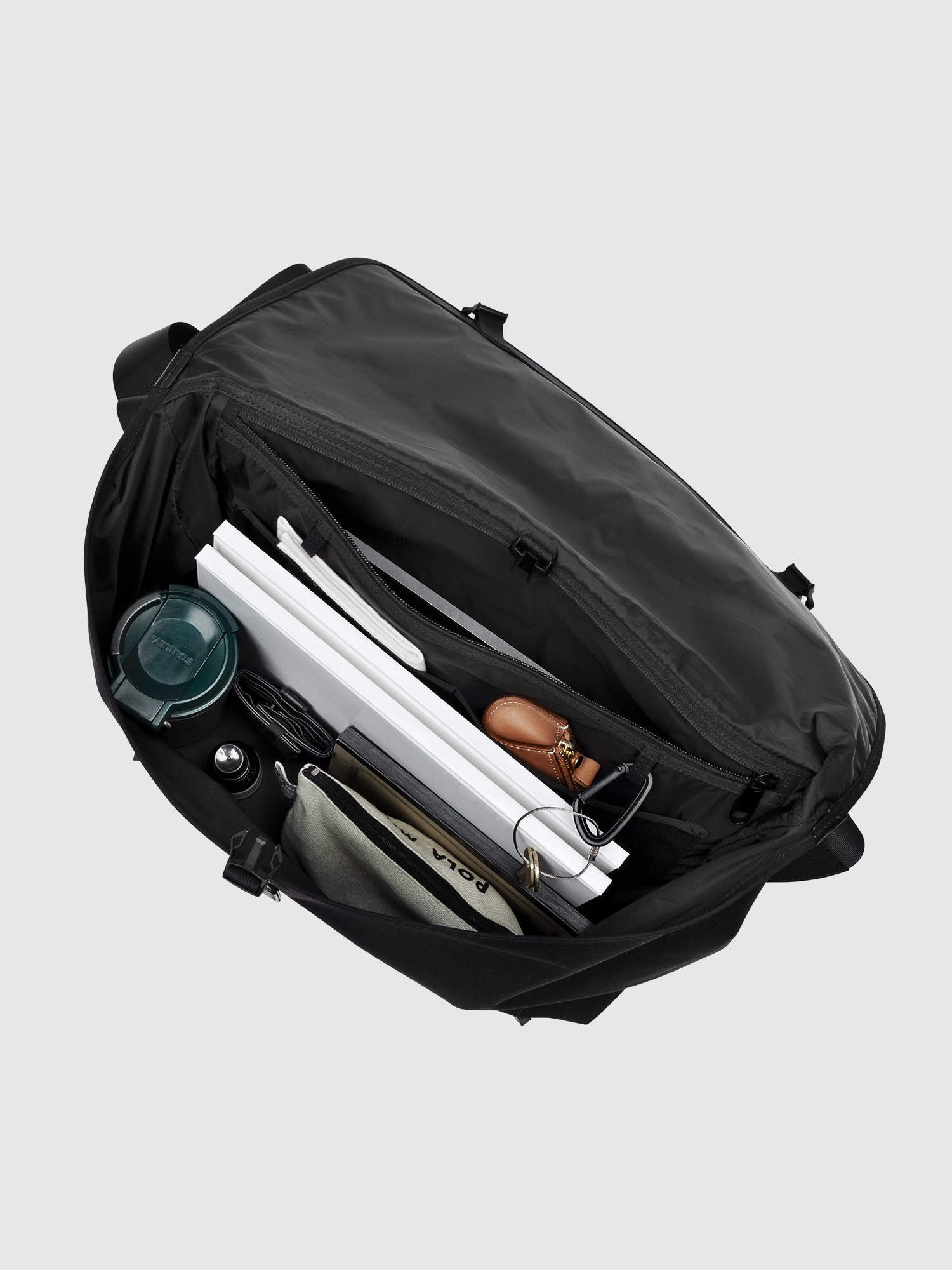 土屋鞄製造所 - 中文官網 - CORDURA®×皮革 郵差包 Large