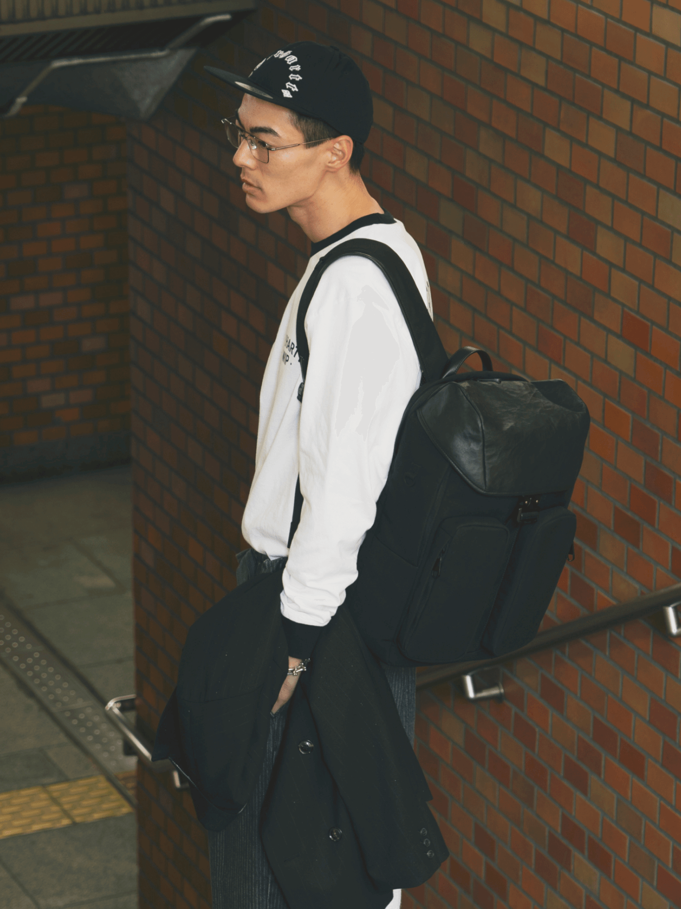 土屋鞄製造所 - 中文官網 - CORDURA®×皮革 方形後背包