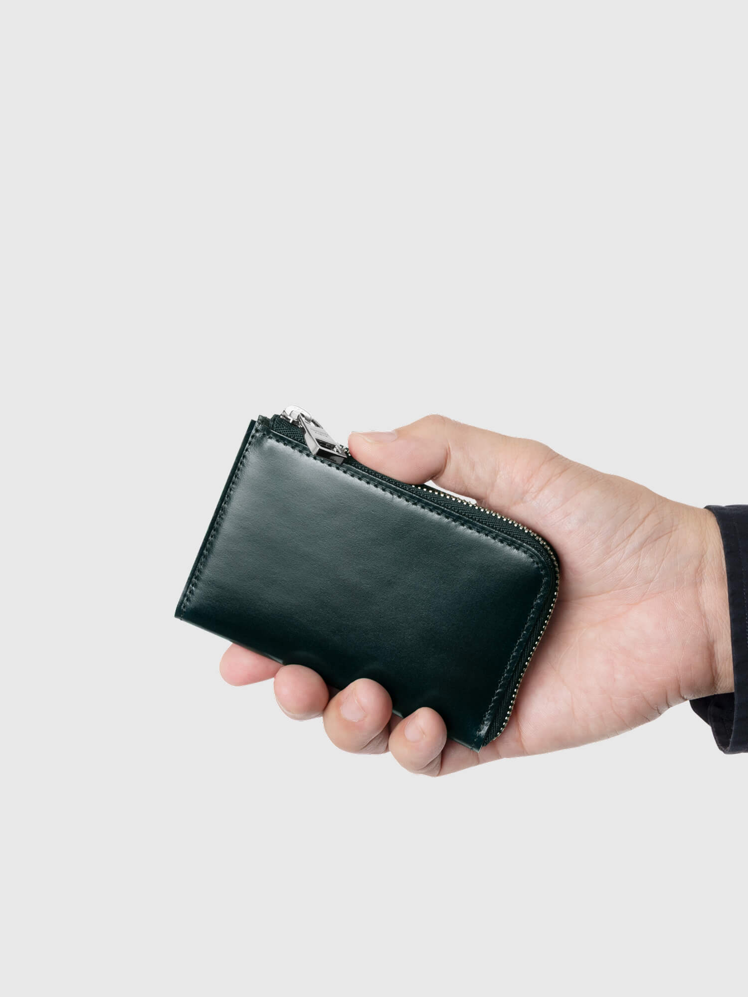 土屋鞄製造所 - 中文官網 - Cordovan L型拉鍊短夾 002